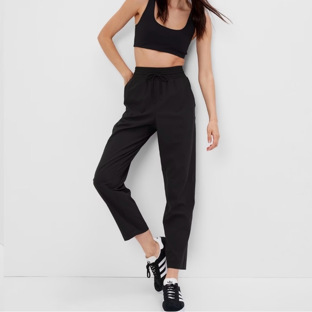 GapFit High Rise Runaround Pants